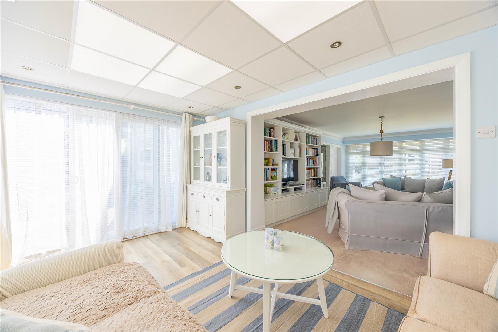 Sun Room/Lounge